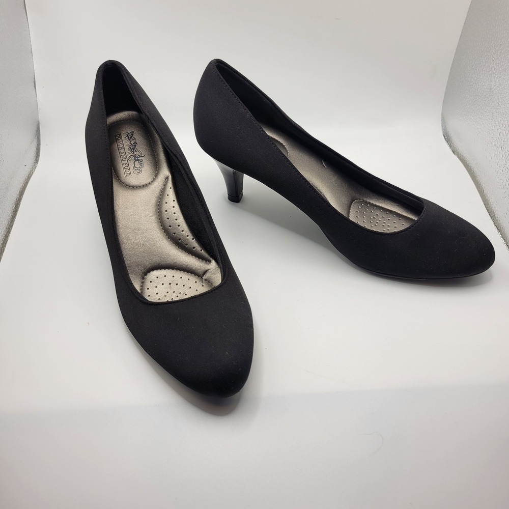Coach and Four Women Black Slip On Satin Pump with 2.5 Inch Heel Size 7.5 Office